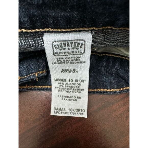 Levi’s Signature At Waist Bootcut Dark Wash Denim Jeans Size 10 Short - Picture 5 of 8